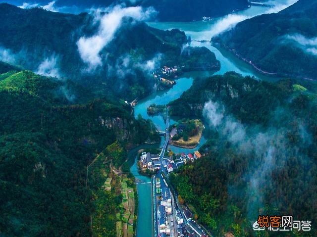 黄公望名画《富春山居图》是在致敬苏东坡的词吗？