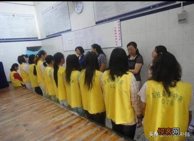 羁押看守所,是什么体验？需要24小时戴手铐吗？