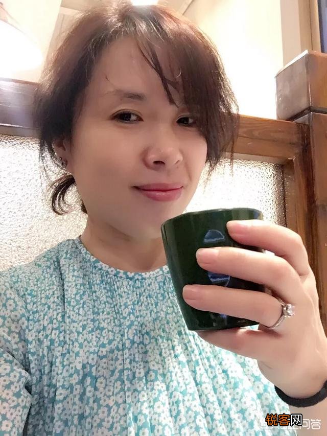 如果中国选取一些关于月亮的诗词歌赋一起登月,有哪些诗词作品可以入选？