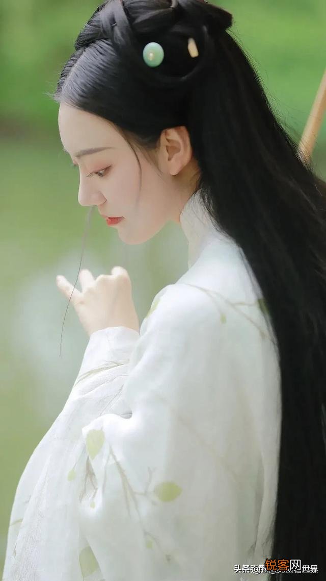 女屌丝的气质一般是怎么样的？