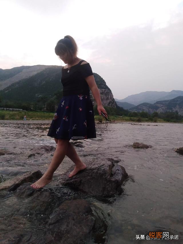 请问穿着暴露的女生是什么思想？