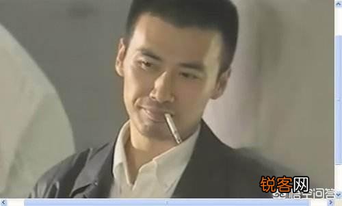 黑帮电影里谁扮演的黑老大角色最让你折服？