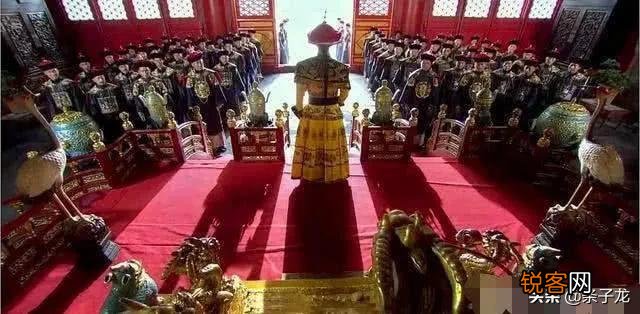 清朝皇帝每天上朝是在乾清宫还是在太和殿？