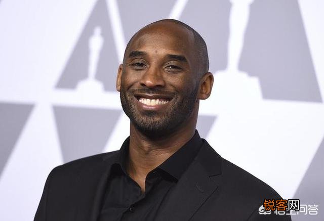 凌晨4点起来写小说？科比连出三部小说,他的小说销售量如何？