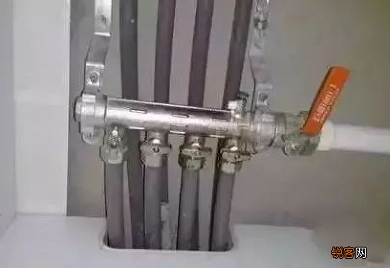 暖气不热放水是放进水管还是出水管