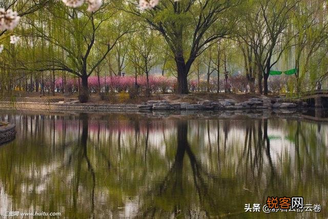 水映花面花映水,柳延河堤河延柳！推敲一下：延和沿哪个更好？