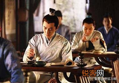 传统文化中有,学而优则仕。当代人怎样理解这句话？怎样做到？