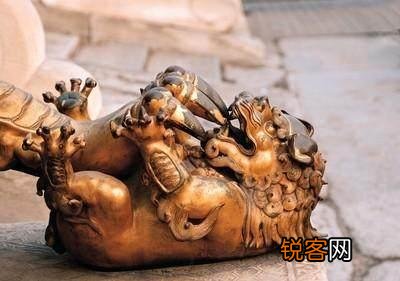 故宫铜狮子为什么不能摸？