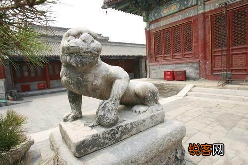 故宫铜狮子为什么不能摸？