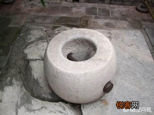 故宫的珍妃井,头都塞不下去,慈禧是如何将珍妃推下去的？