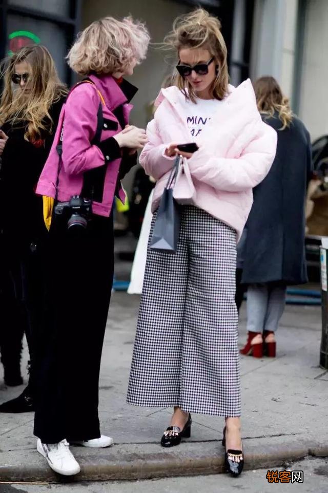 2017年流行什么颜色的羽绒服？