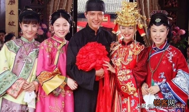 古代皇太后地位高,权力也很大,是不是说明古代男尊女卑并不存在？