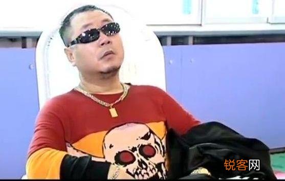 现在的社会真是安全啊！以前那些满嘴喊着我是黑社会的人都去哪了？