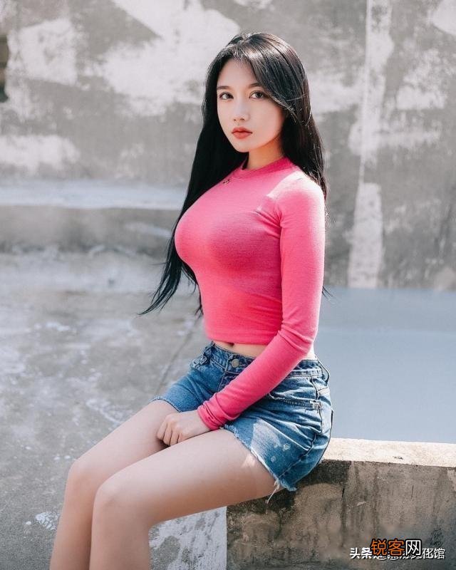 身材微胖的女生上班该怎么穿？
