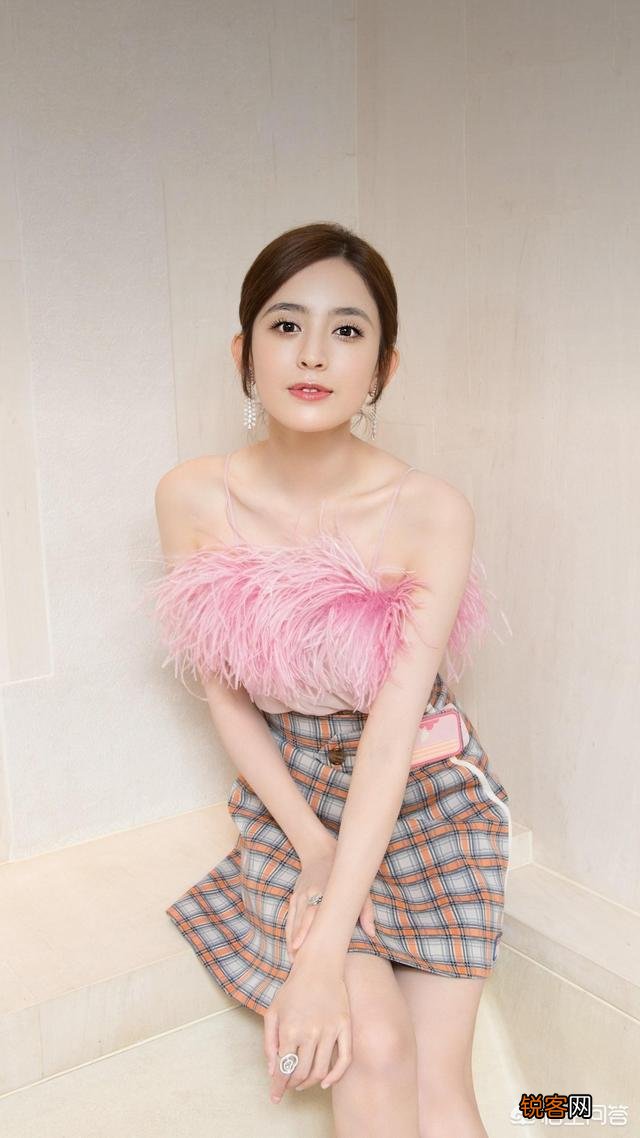 平胸的女孩会有男生喜欢吗？