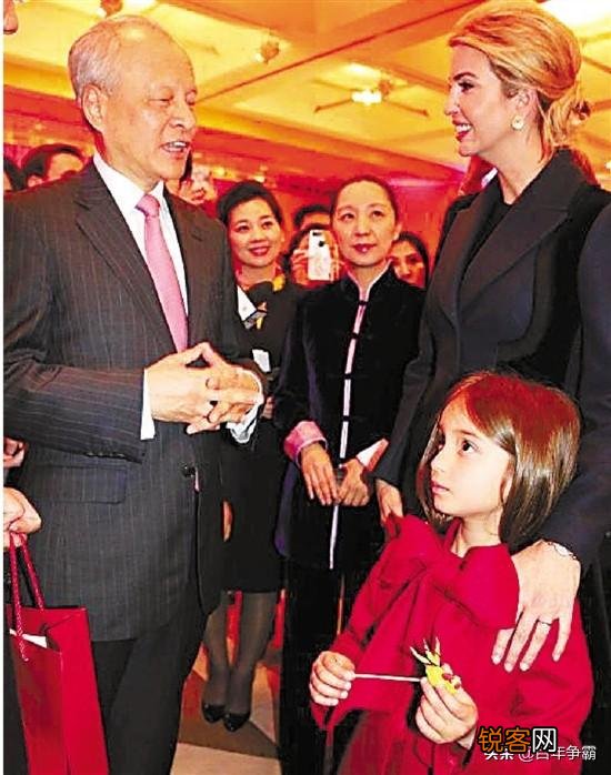 如何评价美国第一千金伊万卡的政治着装？