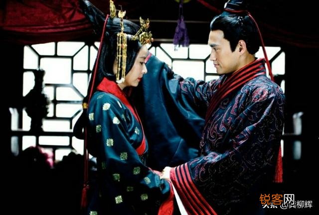 郭圣通于建武十七年被废去后位,封为中山王太后,刘秀还活着,为什么是太后？