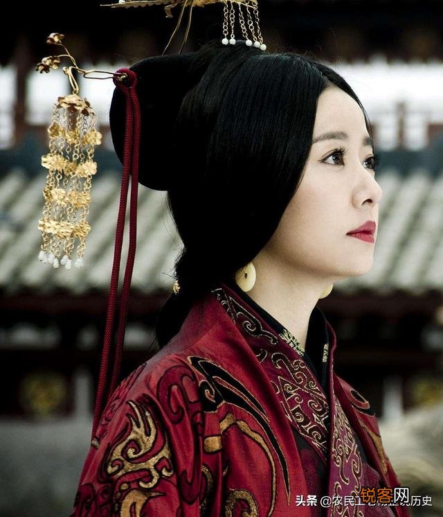 郭圣通于建武十七年被废去后位,封为中山王太后,刘秀还活着,为什么是太后？
