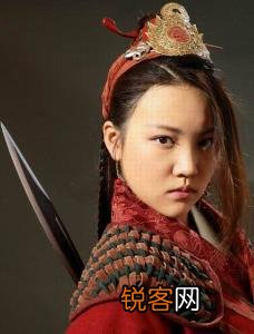 为什么宋江杀了扈三娘一家,扈三娘还要做宋江的干妹妹？