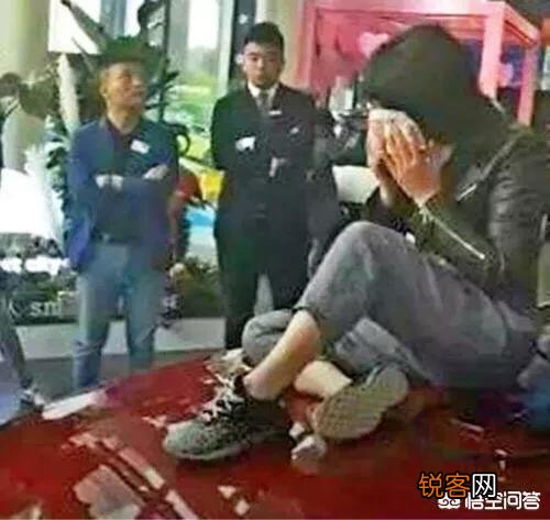 60万奔驰车事件沸沸扬扬,我对车不关心,但女研究生有素质,有内涵,好喜欢怎么办？