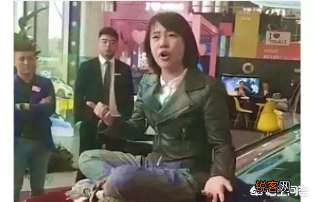 60万奔驰车事件沸沸扬扬,我对车不关心,但女研究生有素质,有内涵,好喜欢怎么办？