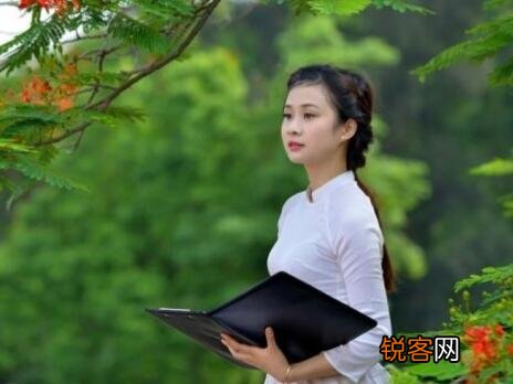 如果让一个人荣华富贵活六十岁和贫穷一生九十岁,选哪个？