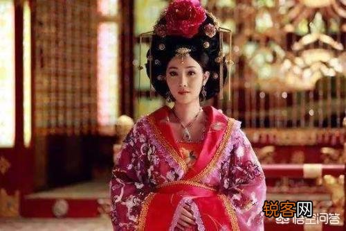 李世民玄武门之变中,杀弟及侄儿,霸占弟媳杨氏,那么杨氏心理上怎么能承受这种巨变？