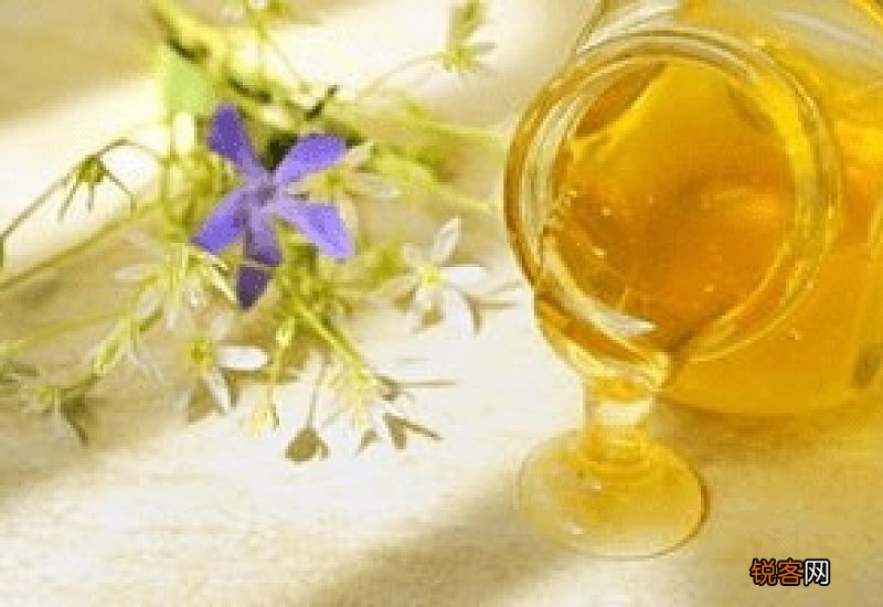 蜂蜜泡酒的功效与危害