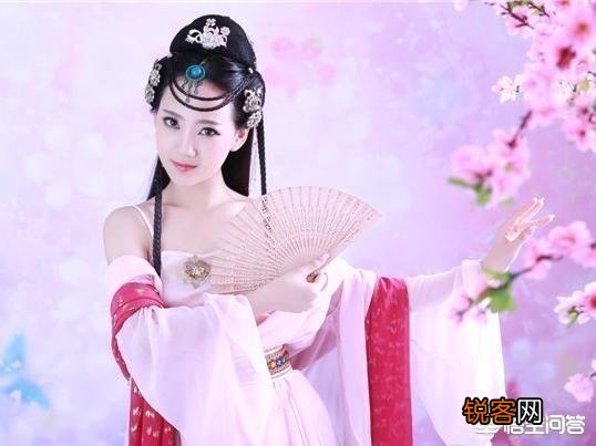 上联：锦上添花花更艳,下联怎么对？