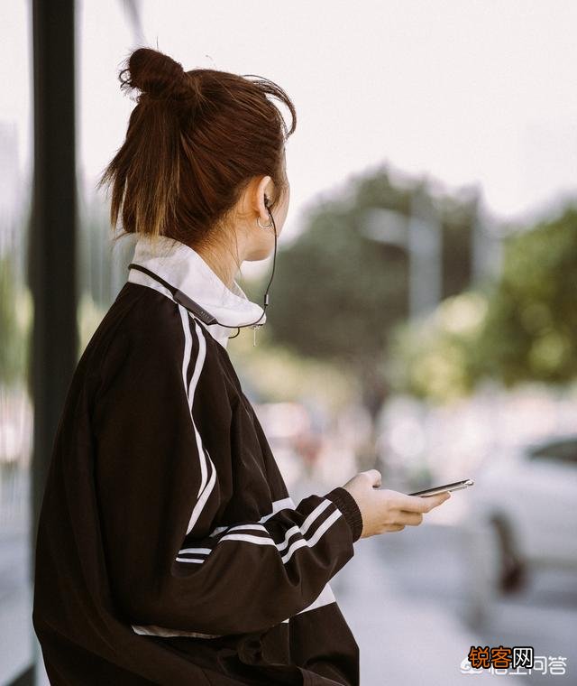 舒尔se846和森海塞尔的ie800哪个人声效果比较好？有没有更适合人声的耳机？