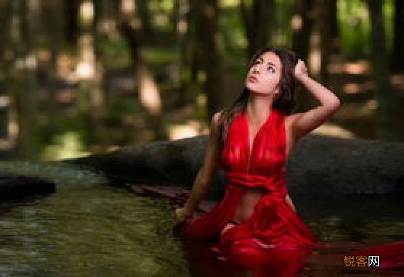 梦见好多衣服是什么意思 女人梦见好多衣服是什么意思