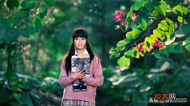 大光圈拍摄人像的意义除了虚化背景突出主体以外还有什么作用吗？