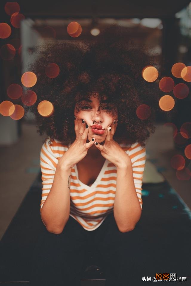 大光圈拍摄人像的意义除了虚化背景突出主体以外还有什么作用吗？