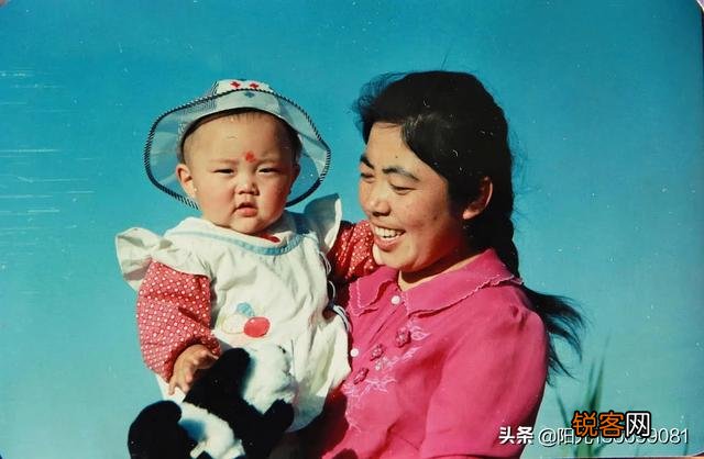 大光圈镜头优点和缺点分别是哪些？