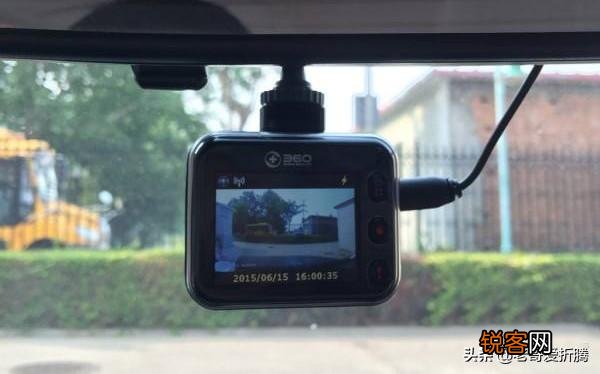 家里想装个监控,没有WiFi,现在淘宝里买的基本上都是需要WiFi连接的,有硬盘的又有点贵,该怎么办？