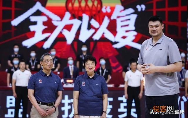 CBA为什么送钟院士36号球衣？