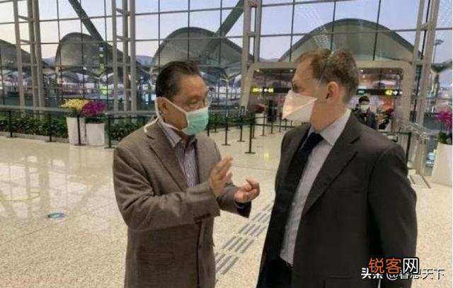 钟南山院士挂号费1200元,为何会引争议？