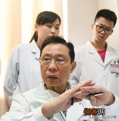 钟南山院士在疫情期间做了什么,成就这么大？