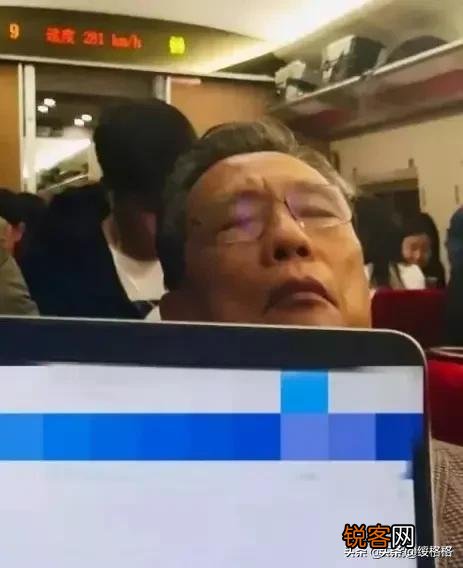 钟南山院士在疫情期间做了什么,成就这么大？