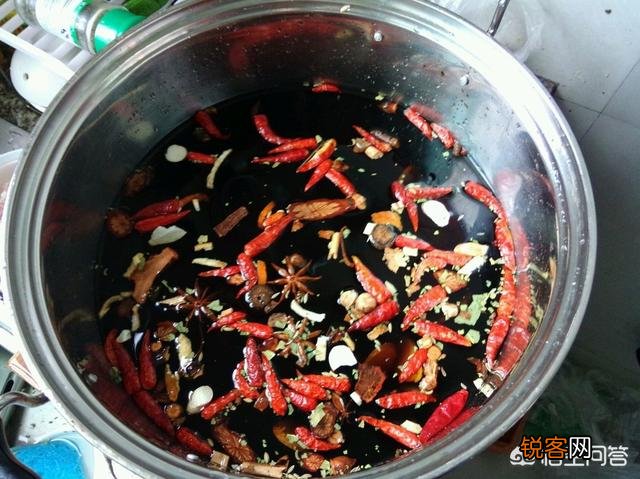 动不动就用十几二十几种香料,但吃的时候怎么闻不到也吃不出各种香料？多香料有必要吗？