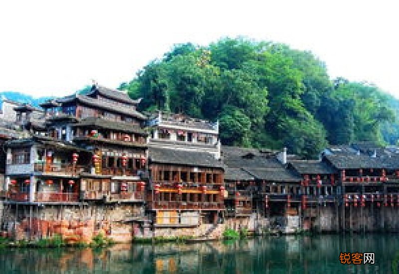 凤凰古城在湖南哪个市哪个县