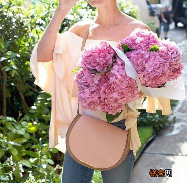 有哪些小众但是很有气质的轻奢女包品牌推荐？