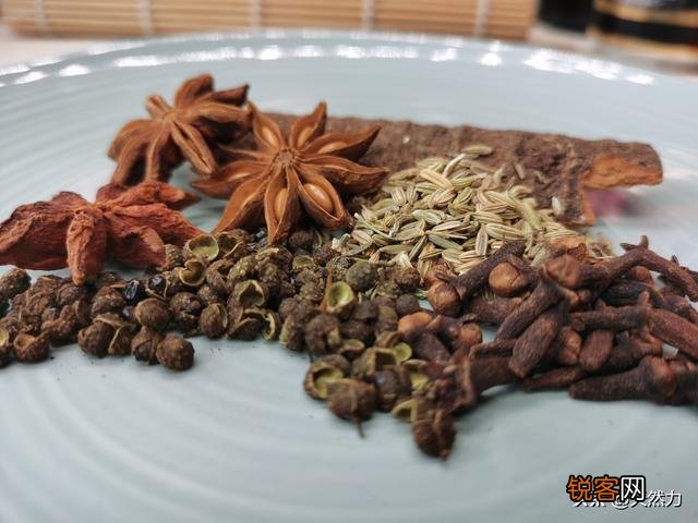 哪些香料不能炒,哪些香料需要提前炒制？