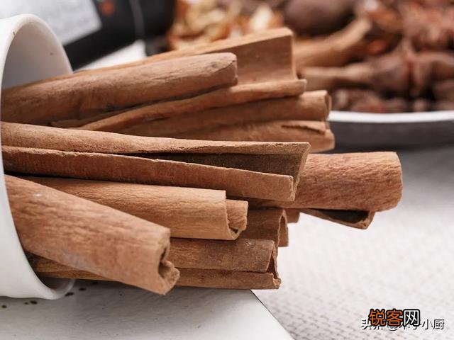 哪些香料不能炒,哪些香料需要提前炒制？