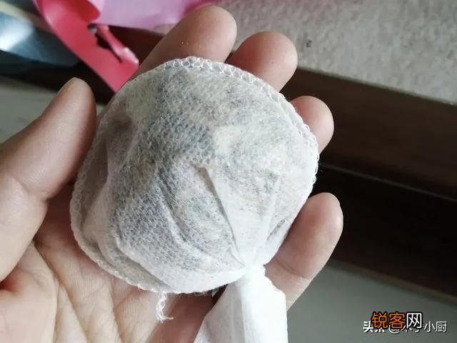 哪些香料不能炒,哪些香料需要提前炒制？