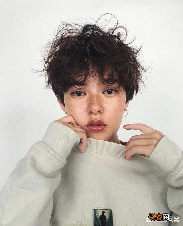 女生发量少,适合哪些发型？