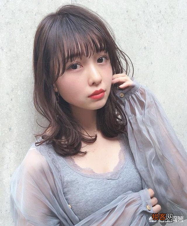 女生发量少,适合哪些发型？
