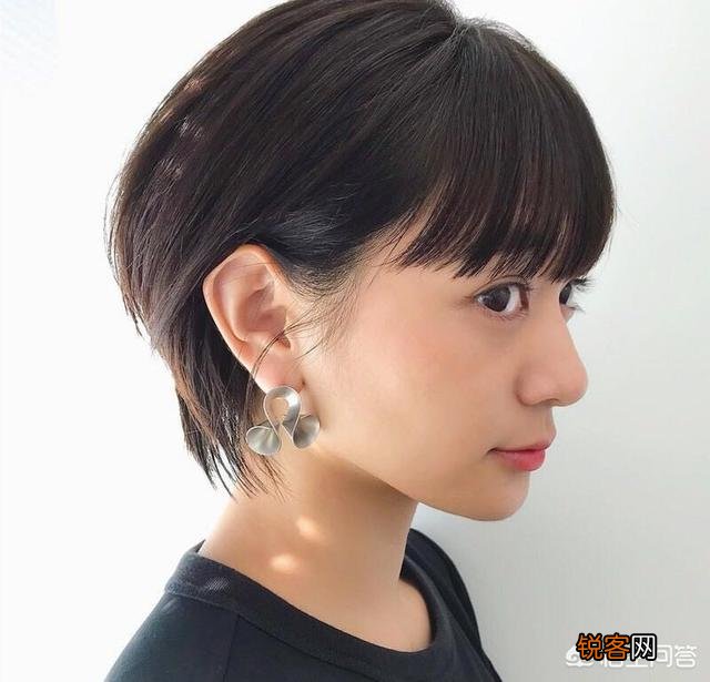 女生发量少,适合哪些发型？