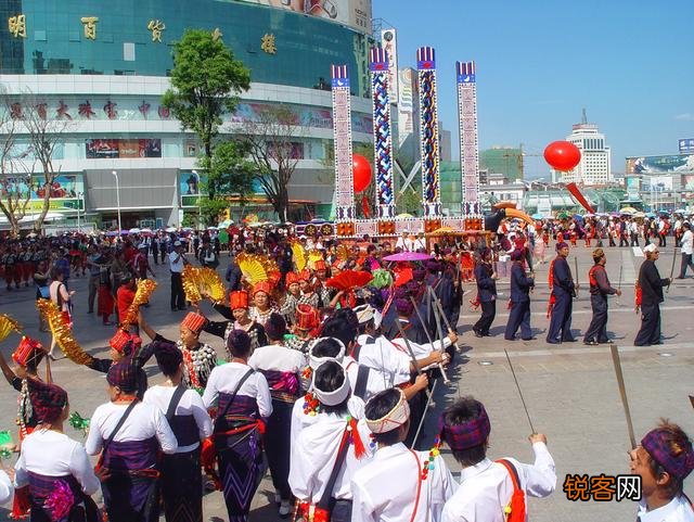 中国哪个城市风景优美,气候宜人？