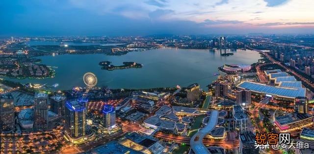 中国哪个城市风景优美,气候宜人？